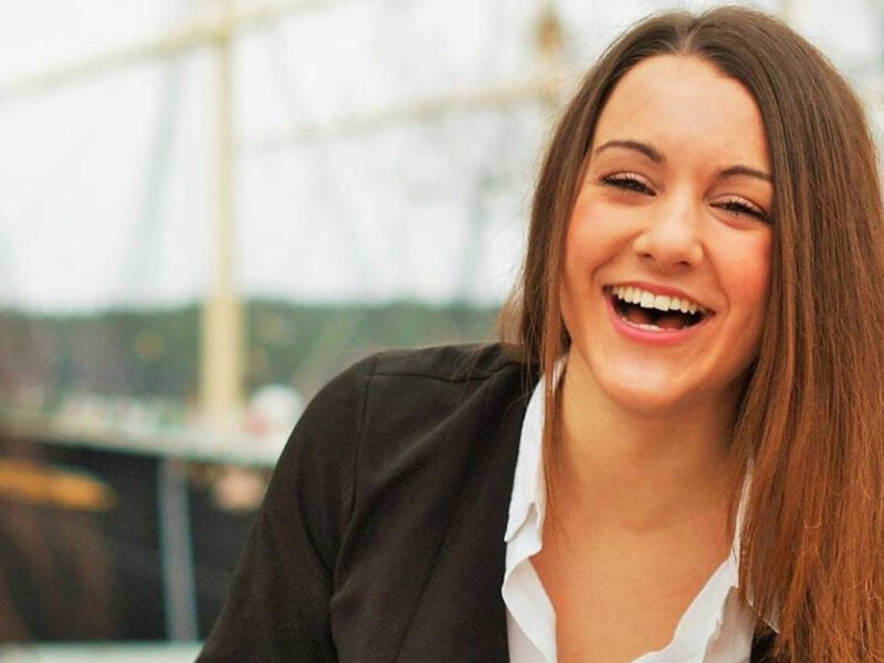 Frida byter nisch, från ekonomer till ingenjörer